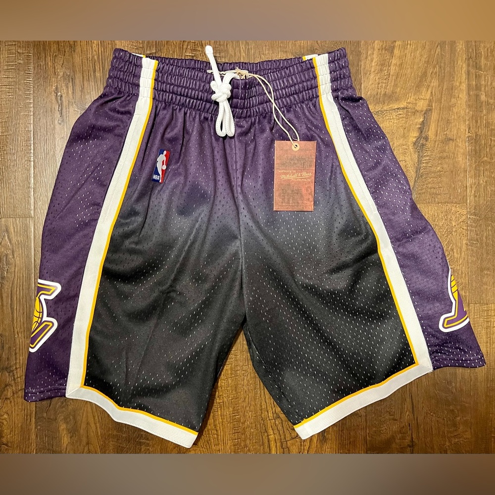 Mitchell & Ness NBA SWINGMAN SHORTS LAKERS 09 Purple/Black  *NEW* SIZE SMALL
